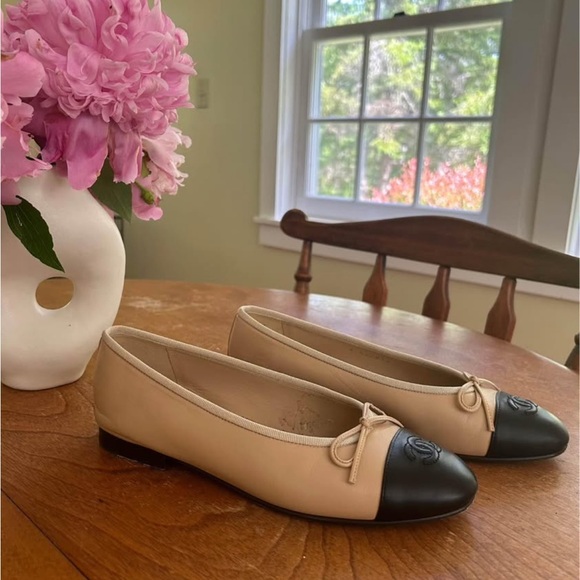 Chanel Ballet Flats - Picture 2 of 9